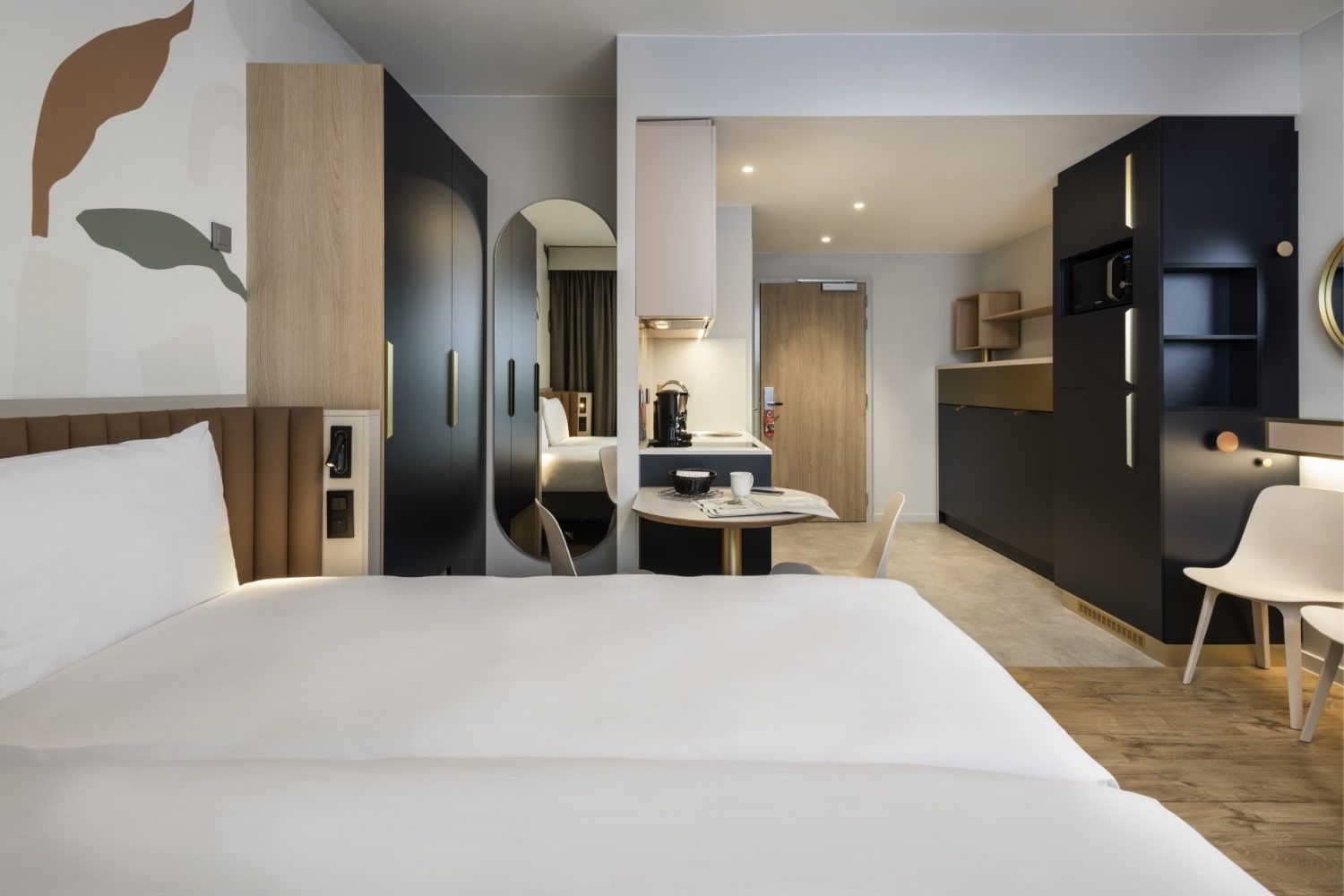 hotel room instatalation