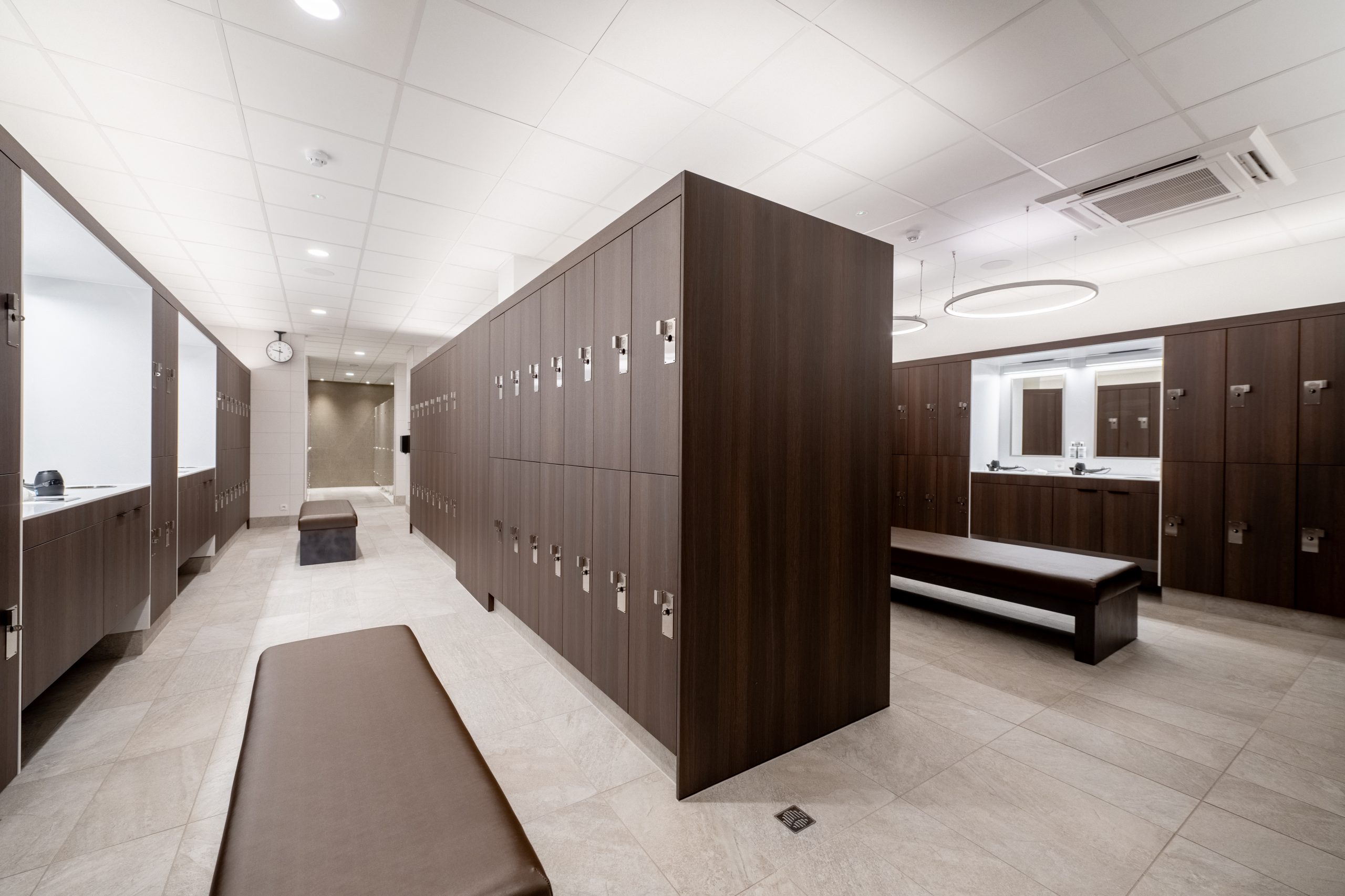 Golf club hotel instalation