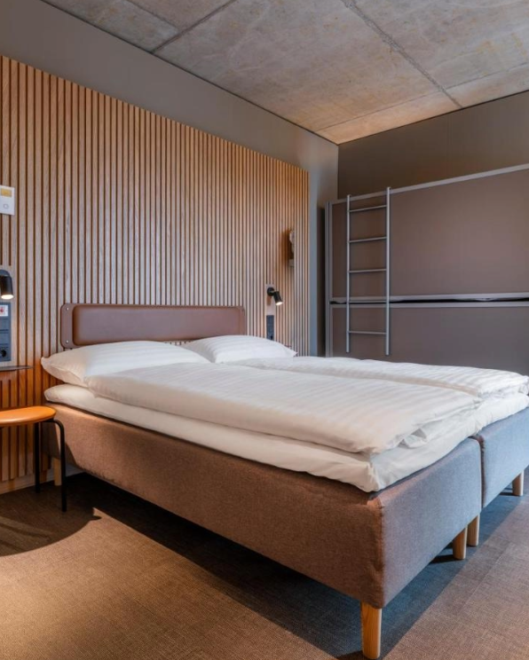 new hotel bed Frankfurt Germany